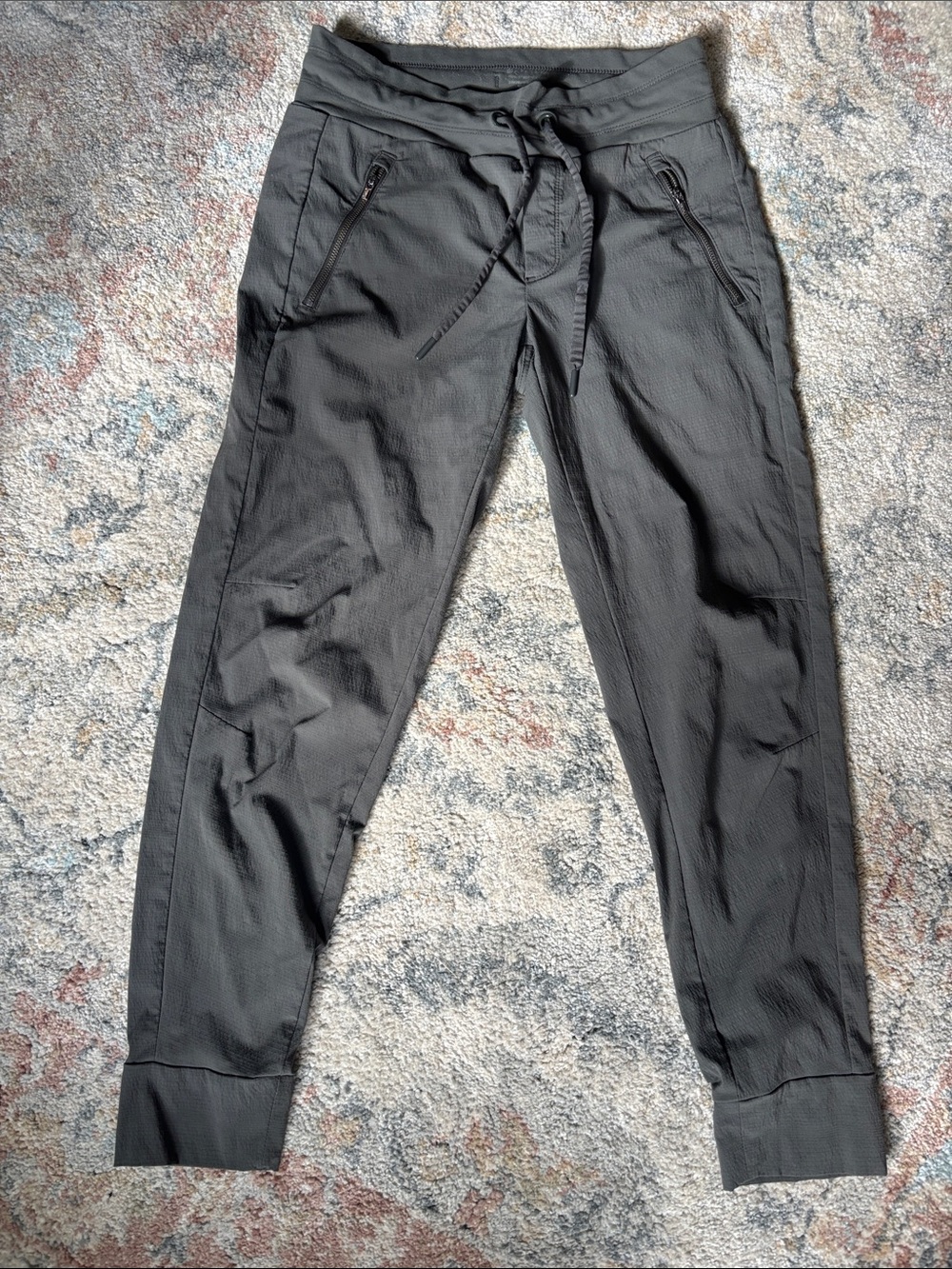 Athleta Women’s Green Trekkie North Joggers with Drawstring Waist Size 2